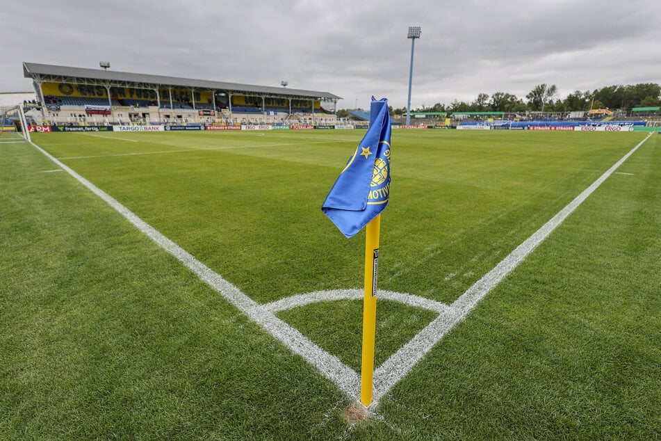 Der 1. FC Lok Leipzig freut sich über eine funktionierende Rasenheizung.