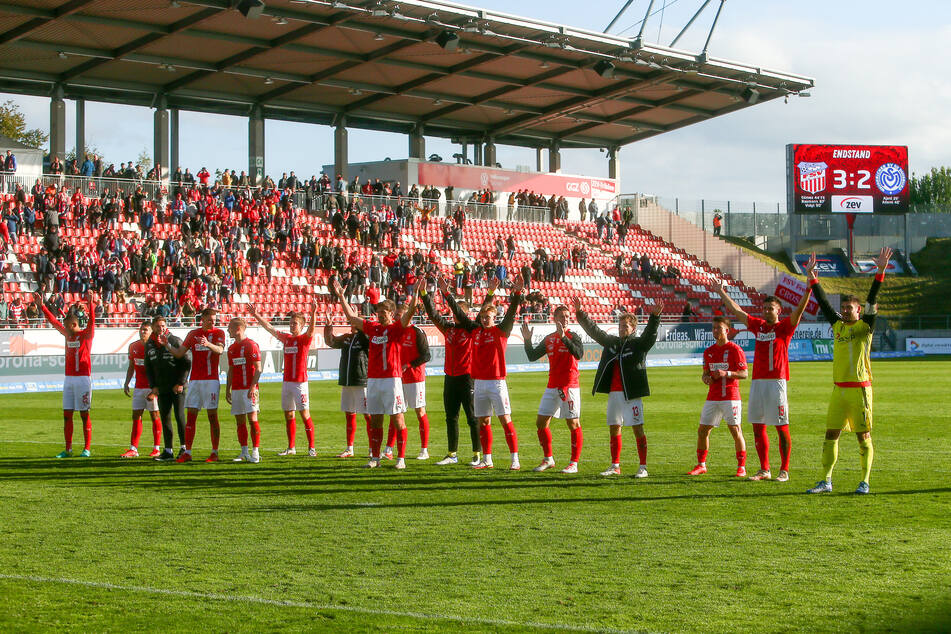 Beim FSV Zwickau wurden zwei Spieler positiv auf Covid-19 getestet.