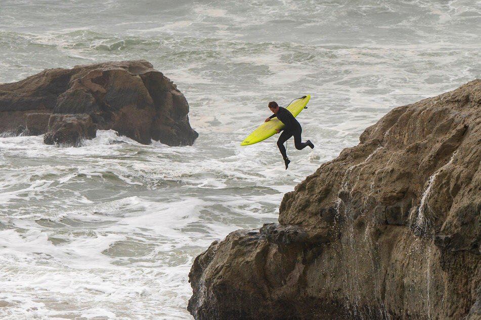 Auch ins Santa Cruz sprangen mutige Surfer in das kalte Wasser des Pazifischen Ozeans.