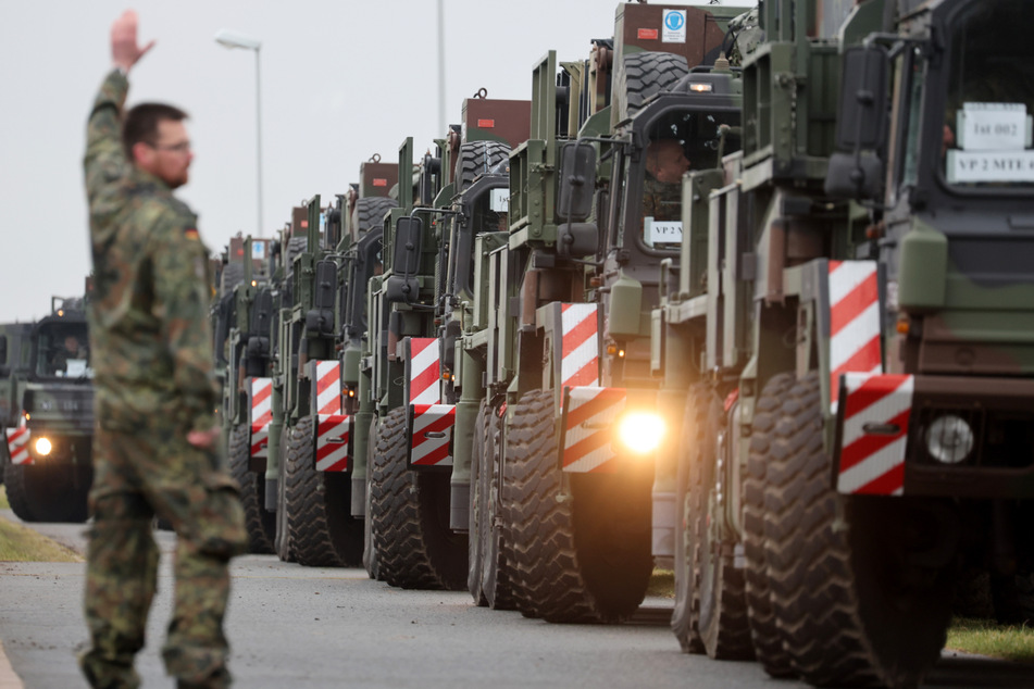 Am heutigen Montag setzten sich die ersten Bundeswehr-Patriots in Bewegung. Die Flugabwehr-Raketen sollen nahe der polnischen Stadt Zamosc Stellung beziehen.