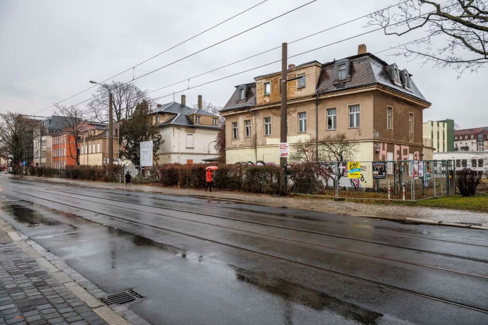 Diese drei Villen an der Königsbrücker Straße 12-16 verfallen seit Jahrzehnten.