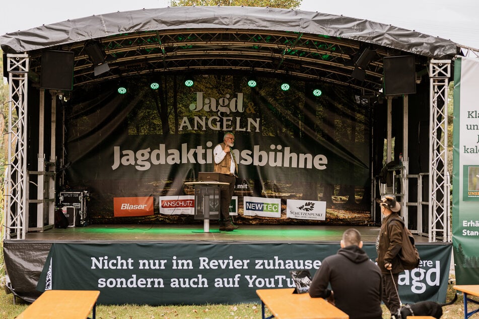 Die "Jagd &amp; Angeln"-Messe lockt Tausende Besucher nach Leipzig.