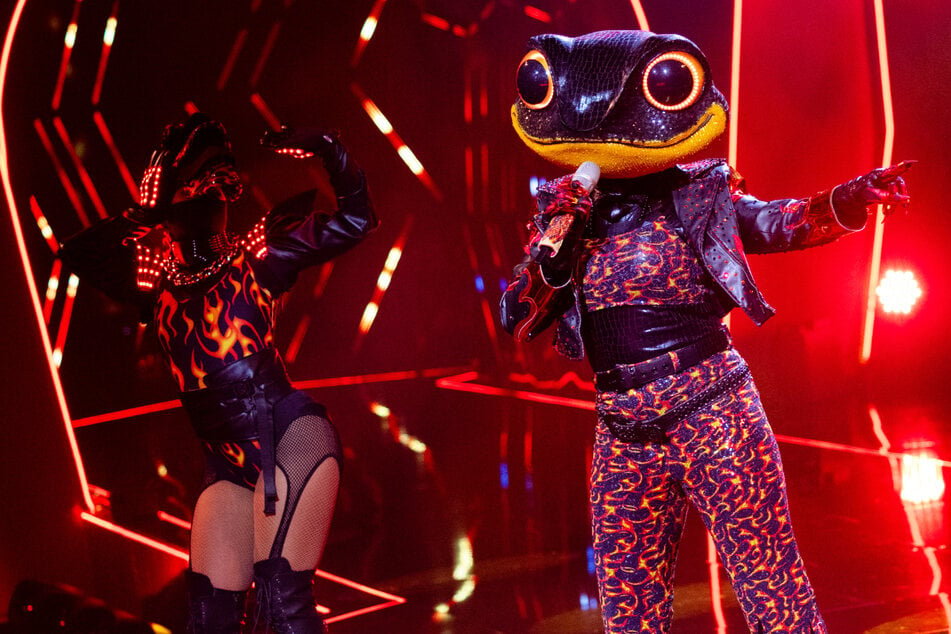 Für den Feuersalamander war im Halbfinale der elften Staffel von "The Masked Singer" am Samstagabend Schluss.