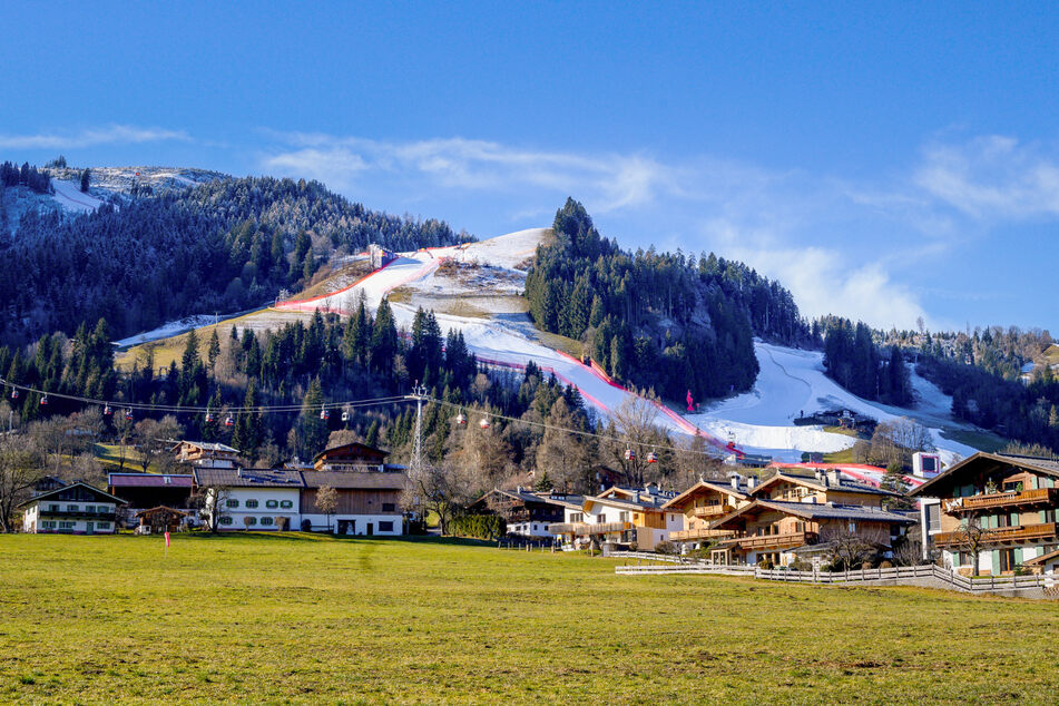 Die Abfahrtsstrecke am Hahnenkamm wird jedes Jahr von Tausenden Ski-Fans gesäumt. In diesem Jahr sollen sie etwas nüchterner bleiben.