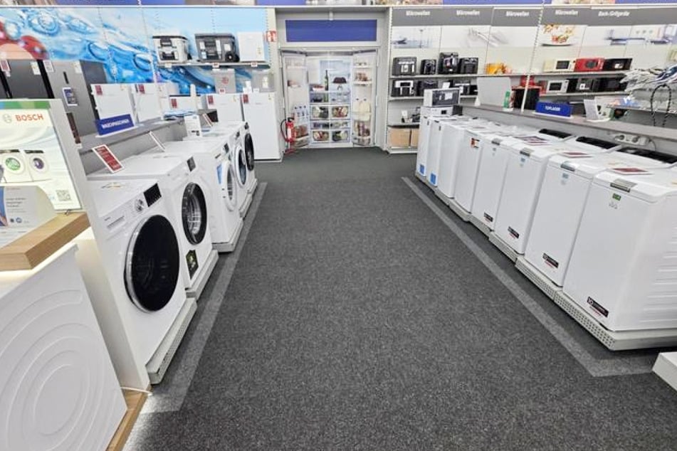 Dieser Markt schließt und verkauft deshalb Marken-Technik stark reduziert