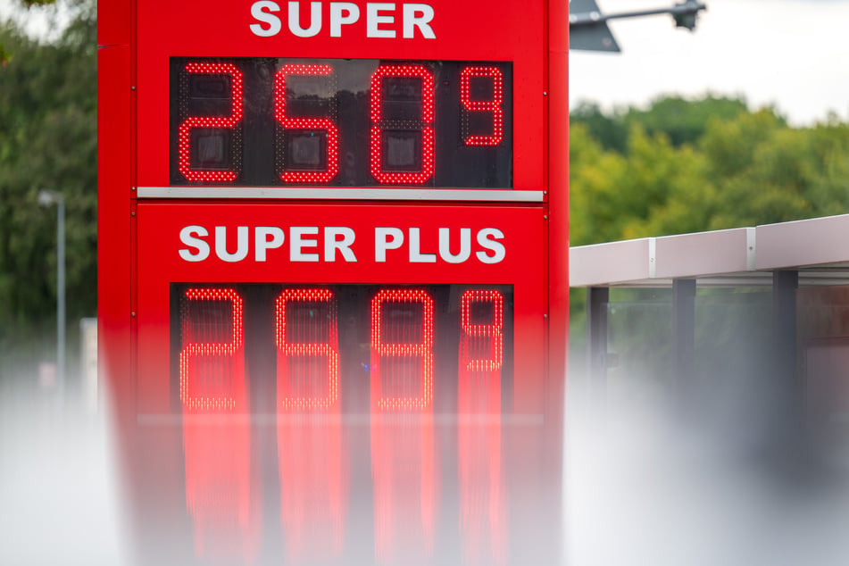 Die "Star"-Tankstelle an der Leipziger Straße kurz nach 12 Uhr.