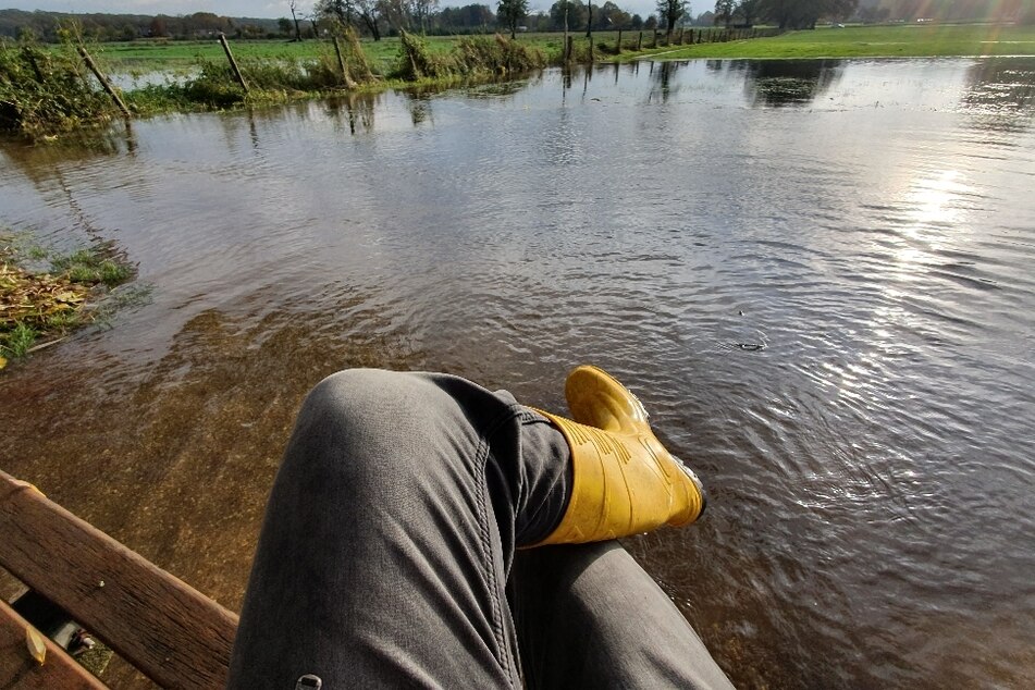 Tagelanger Regen in Nordrhein-Westfalen: Flüsse treten schon über die Ufer