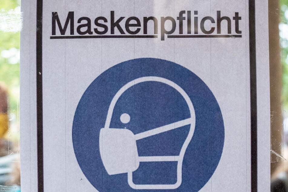 Der Minister appelliert an Fahrgäste in Bussen und Bahnen, die Regeln einzuhalten (Symbolbild).
