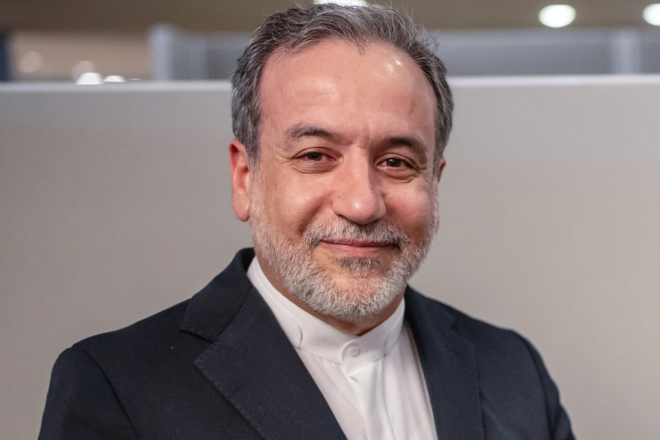 Irans Außenminister Abbas Araghtschi (63) strebt noch nicht einmal eine Waffenruhe an.
