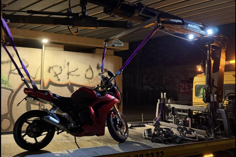 Die Polizei stellte das Motorrad sicher.