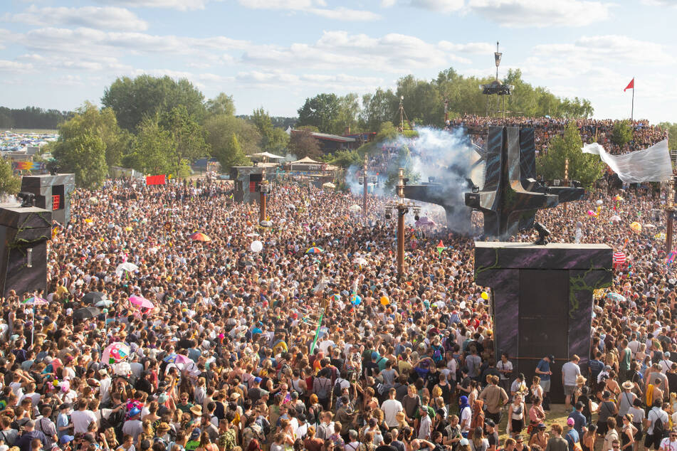 Ganz so voll wie 2019 sollte es beim diesjährigen Fusion-Festival in Lärz nicht werden. Trotz Konzept musste die Fusion abgesagt werden.