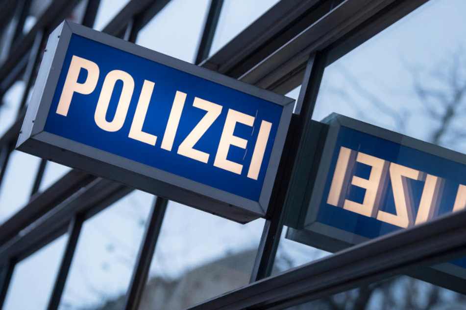 Auf einem Revier ließ ein Mann seine Hosen fallen. (Symbolfoto)