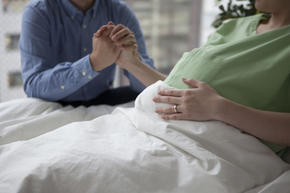 Bei Regina setzten die Wehen ein. Die kleine Familie freute sich auf Nachwuchs. Dann schlug das Schicksal zu. (Symbolbild)