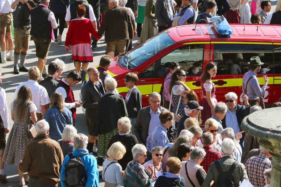 Rettungskräfte sind während des Oktoberfests in München nahezu im dauerhaften Einsatz.