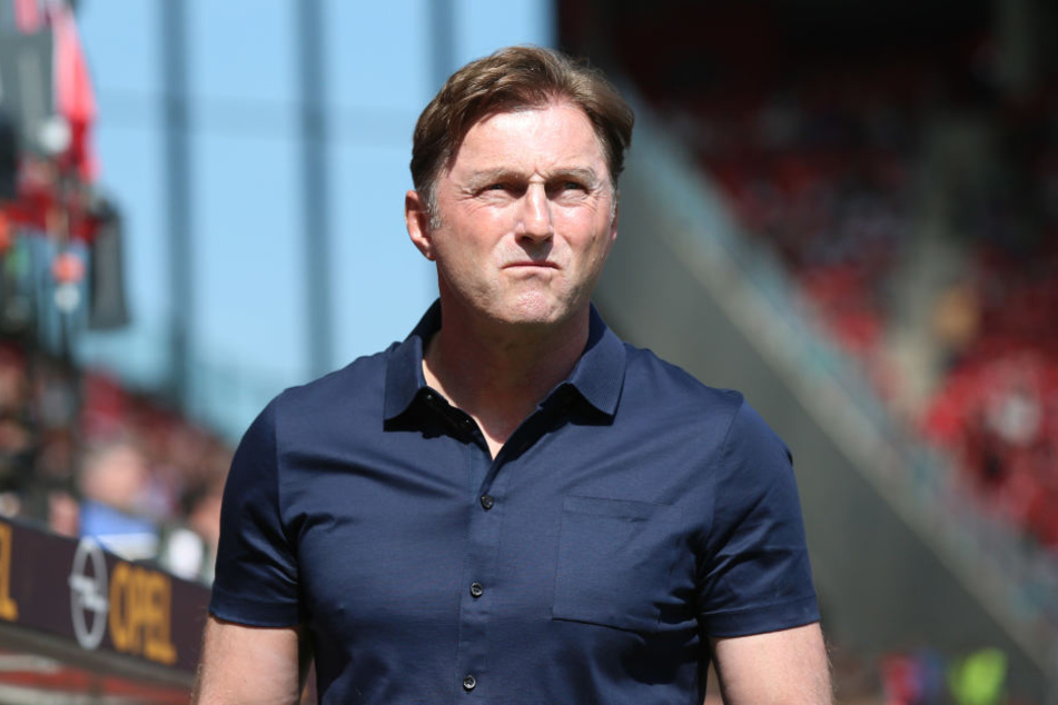 Ralph Hasenhüttl ist seit Juli 2016 Trainer von RB Leipzig. Im Januar riefen die Bayern-Bosse an und wollten ihn als Nachfolger für Jupp Heynckes verpflichten.