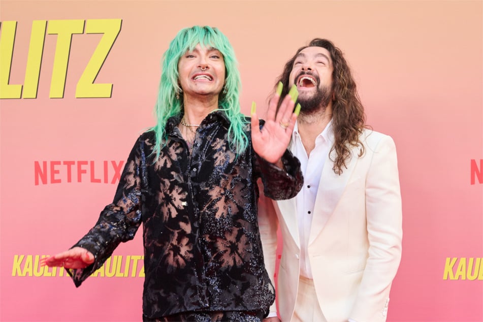 Bill und Tom Kaulitz (beide 36) ließen nach einer Preisverleihung die Korken knallen.