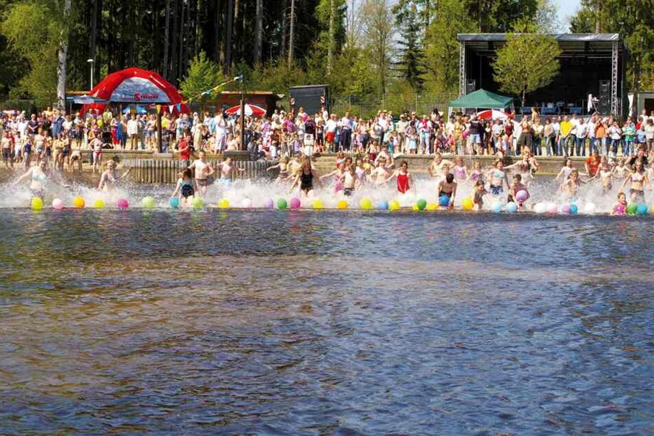 Am Samstag sollte das traditionelle Anbaden im Strandbad Filzteich stattfinden. Die Veranstaltung wurde nun um zwei Wochen verschoben.