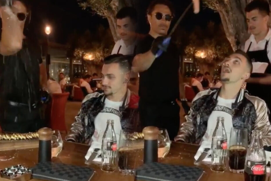 Erst salzt "Salt Bae", dann wird das Fleisch Donis kredenzt. (Fotomontage)