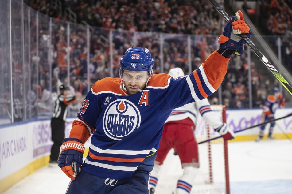 In Dallas traf das Moderatoren-Duo den deutschen Eishockey-Superstar Leon Draisaitl (30).