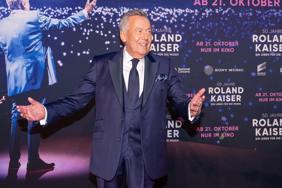 Vor wenigen Wochen ist der Film "50 Jahre Roland Kaiser - Ein Leben für die Musik" erschienen.