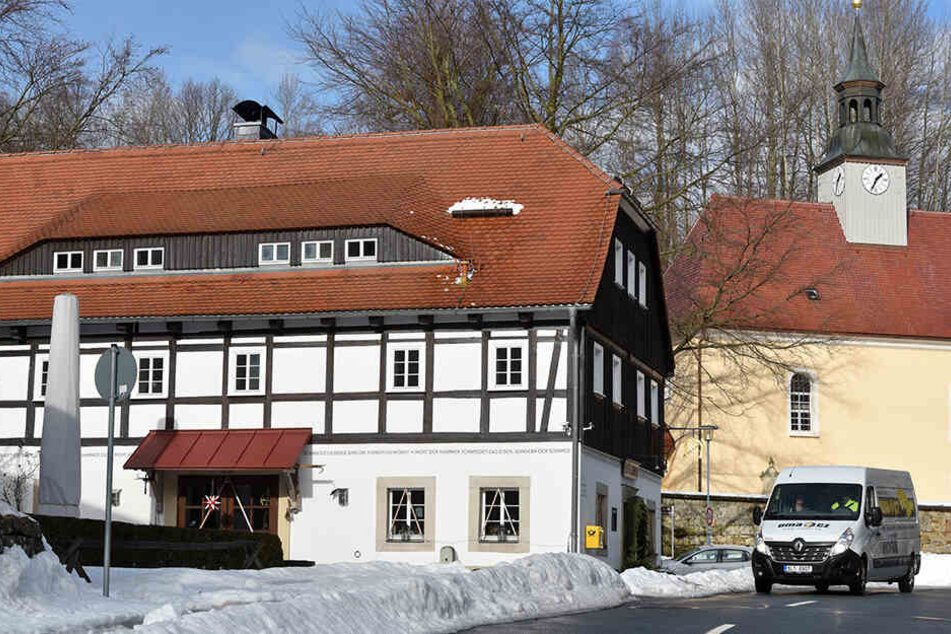 Auch künftig öffnet das Restaurant der Pension "Alte Schmiede" in Lückendorf von 11 Uhr "bis der letzte Gast geht".