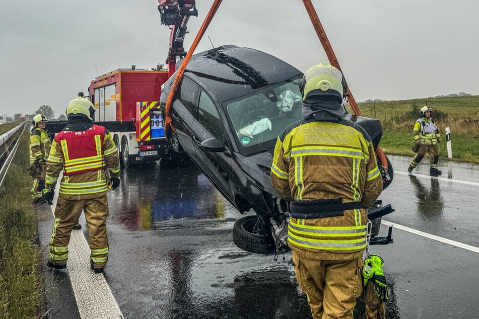 Unfall A4: Vollsperrung nach Unfall auf A4: Frau schwer verletzt!