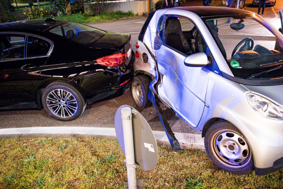 Mit dem Smart kollidierte sie schließlich noch mit einem BMW.