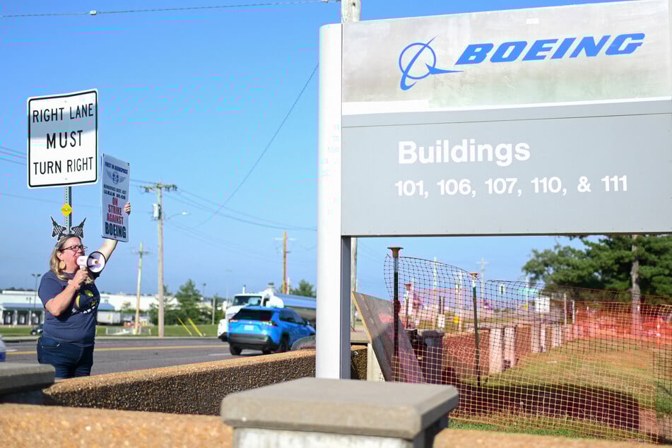 The strike, which involves St. Louis-area Boeing defense employees, will continue.