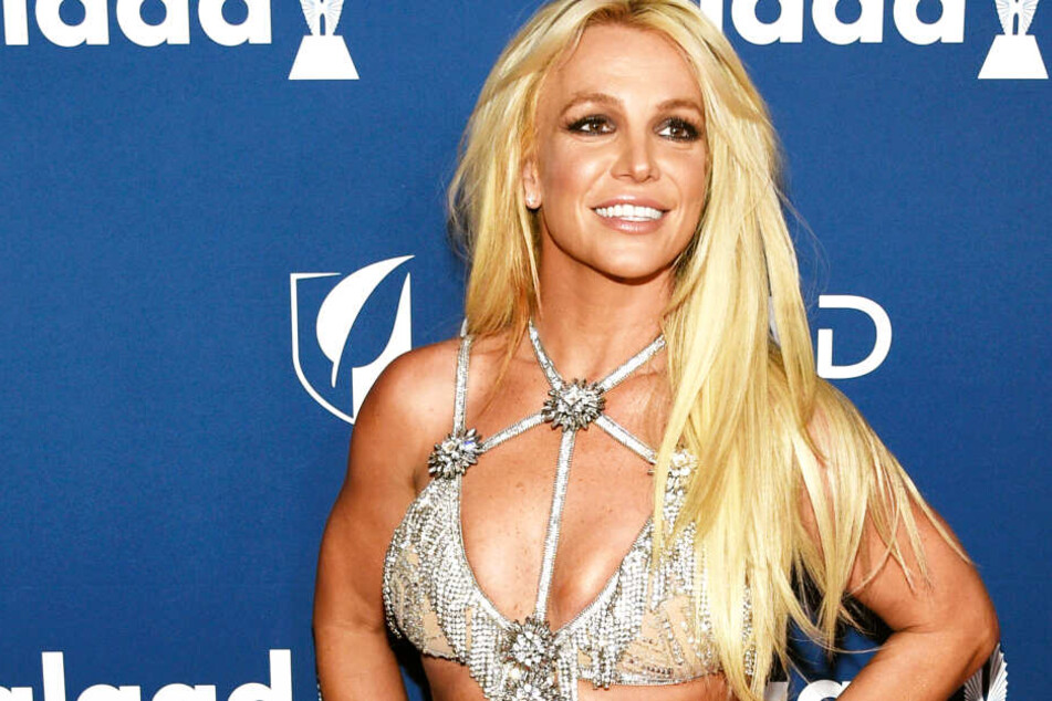 Britney Spears zeigt ihren protzigen Weihnachtsbaum und hat eine wichtige Message