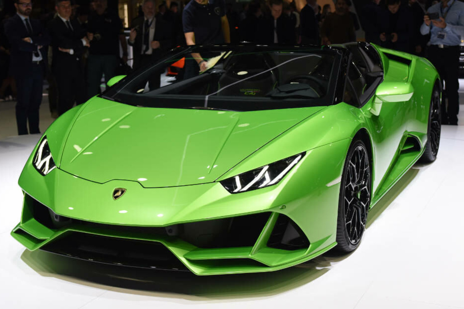 Der gestohlene Lamborghini Huracan - hier die Cabrio-Version des Vom Huracán Evo - hat einen Wert von 185.000 Euro (Archivbild).