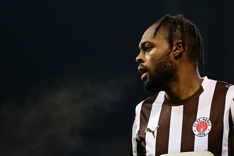 Ricky-Jade Jones (23) musste nach seiner Einwechslung verletzt wieder den Platz verlassen.