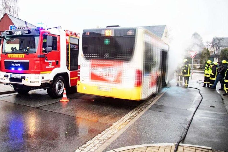 In Burkau hat ein Linienbus Feuer gefangen. Glücklicherweise wurde niemand verletzt.
