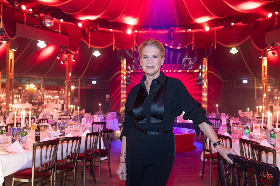 Cornelia Poletto (54) beim 10-jährigen Jubiläum der Dinner-Show "PALAZZO" im Spiegelpalast in Hamburg.