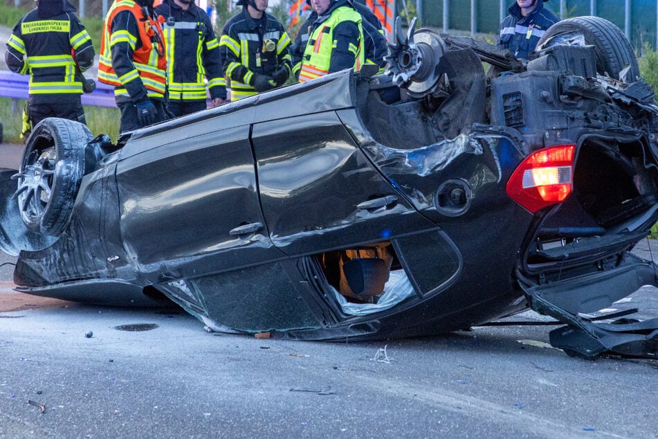 Der Wagen des Mannes war nach dem Crash auf dem Dach zum Liegen gekommen.