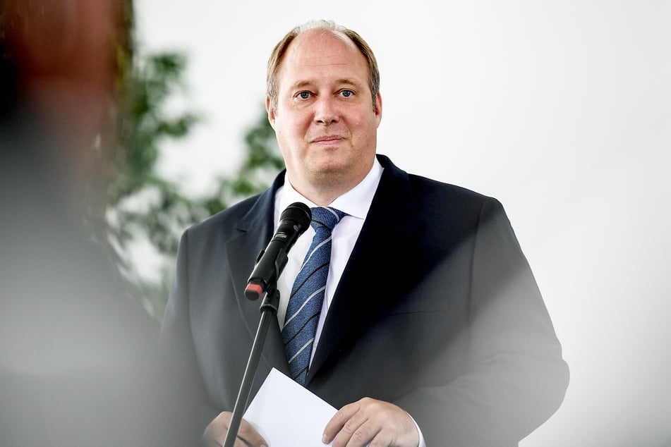 Kanzleramtschef Helge Braun (48, CDU) geht davon aus, dass Reisen ab August wieder möglich sind.
