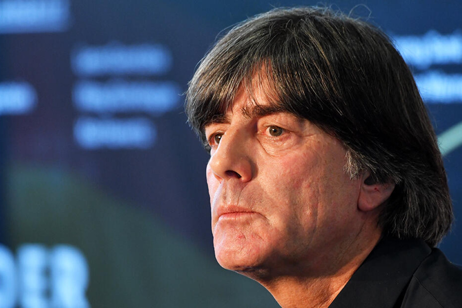 Bundestrainer Joachim Löw erfährt aktuell viel Gegenwind. Die richtungsweisenden Länderspiele gegen Serbien und in den Niederlanden werden mit Spannung erwartet.