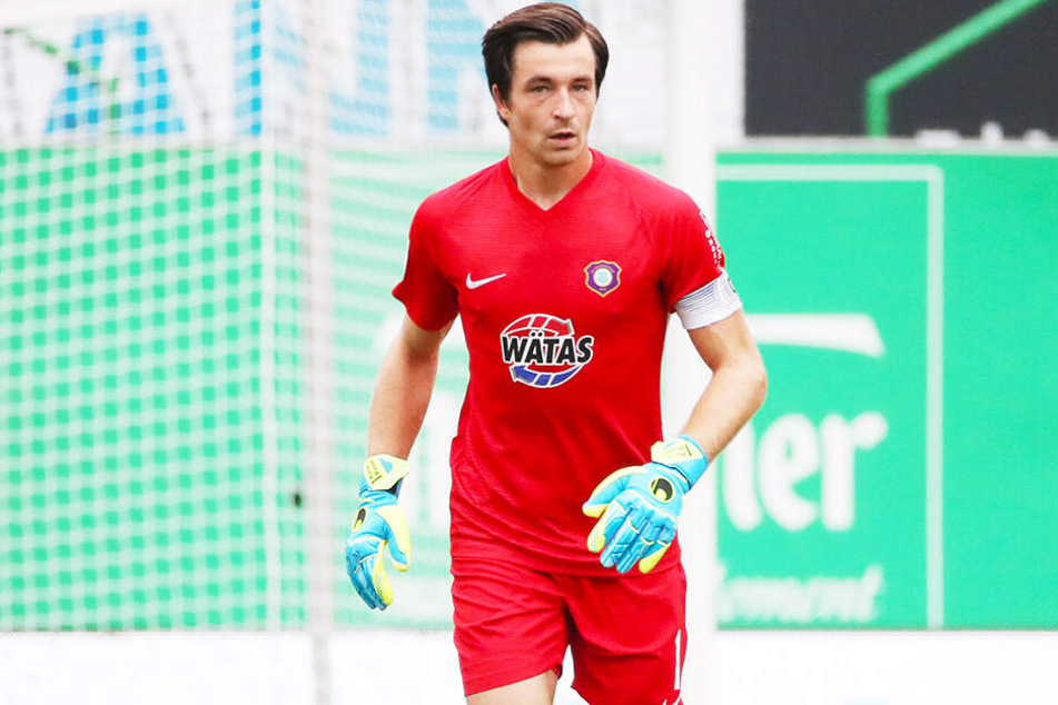 Torhüter Martin Männel will heute mit seinen Veilchen die Bilanz gegen den SV Wehen Wiesbaden aufhübschen.