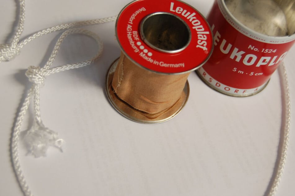 Bei der Tat soll Leukoplast und Nylonschnur verwendet worden sein.