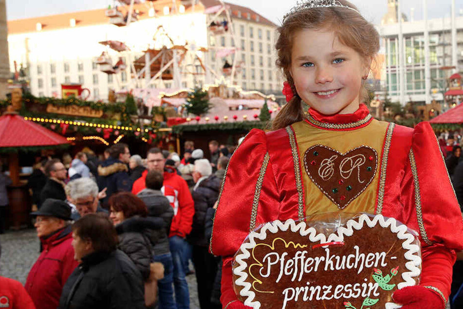 Am 3. Dezember übergibt Pfefferkuchenprinzessin Ronja auf der Striezelmarktbühne das süße Amt an ihre Nachfolgerin.