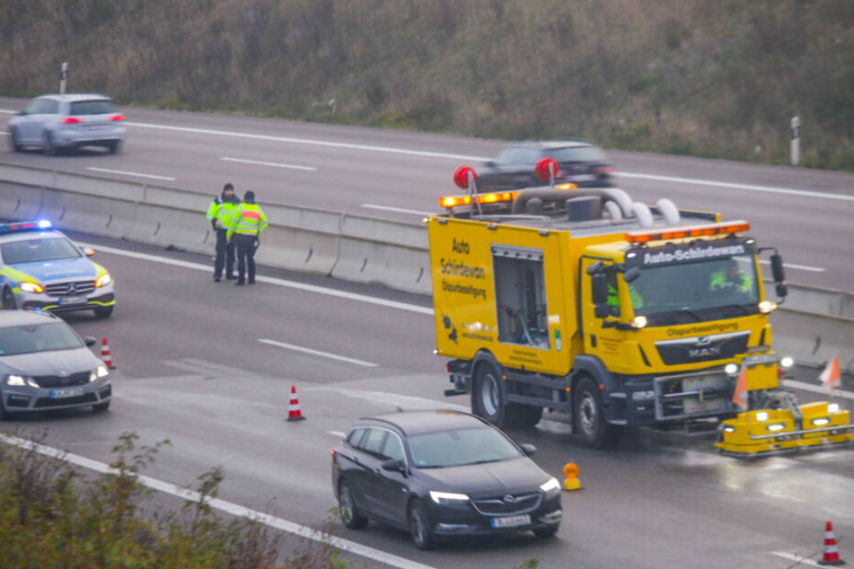 Ein Blick auf die Reinigungsarbeiten auf der A8.