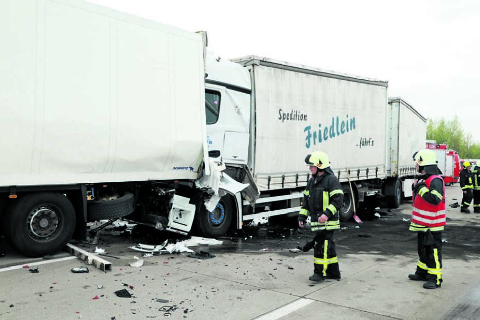 Am Montag erst krachten mal wieder zwei Brummis auf der A4 im Baustellenbereich ineinander.