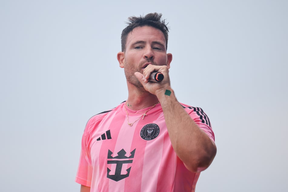 Eggers äußerte sich nie öffentlich zu der Beziehung mit Bill.