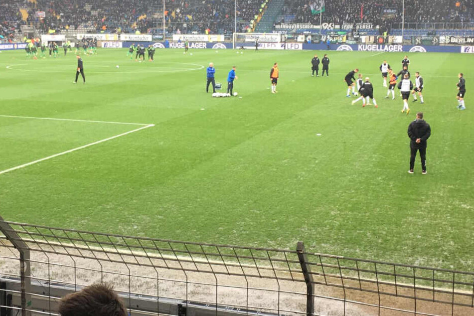 Die Platzverhältnisse in Ostwestfalen sind nicht besonders, aber es kann gespielt werden.