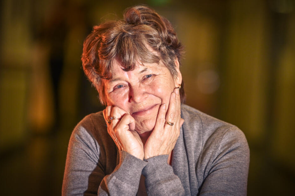"Ein Segen": Jutta Poisel (69) erhielt für ihr krankes rechtes Auge die Hornhaut eines Toten, kann wieder klar sehen.