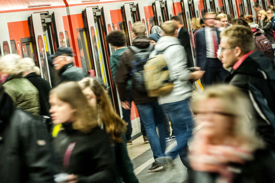 In München und dem Umland sind viele Menschen auf den S-Bahnverkehr angewiesen. (Archivbild)