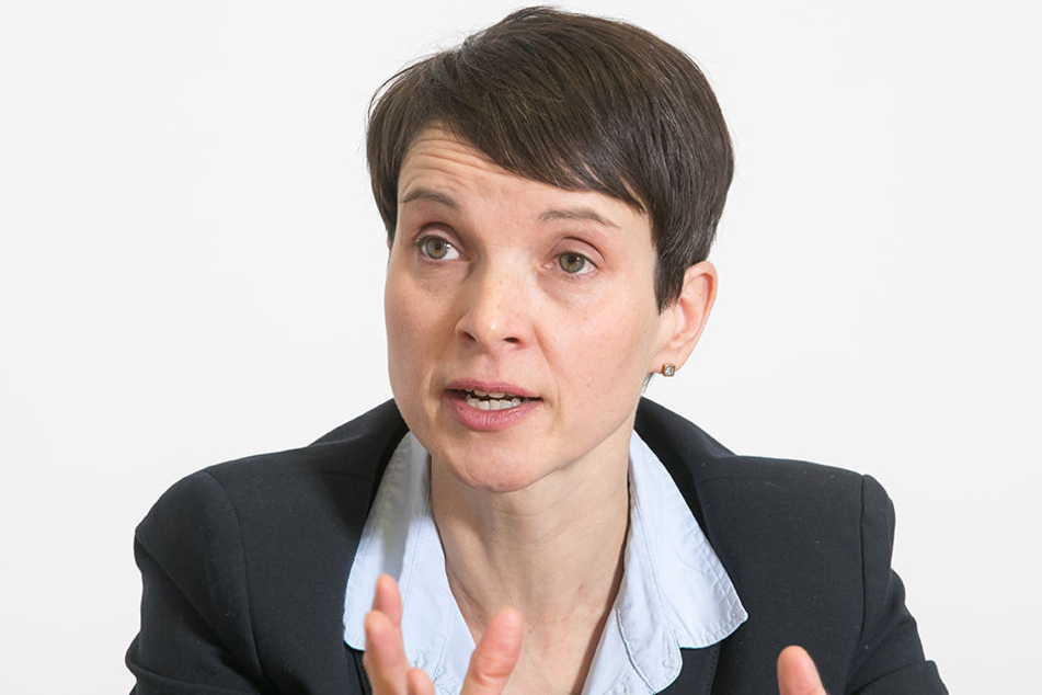 Am Donnerstag entzog der Bundestag der Ex-AfD-Chefin die Immunität. Nun droht Petry ein Prozess wegen des Verdachts auf Meineid.