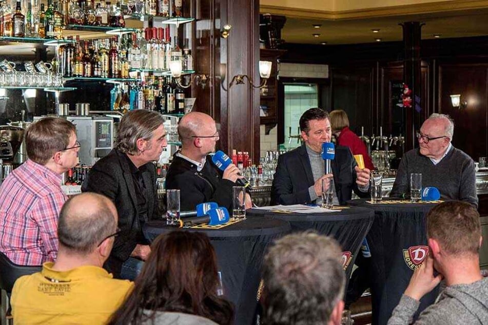 Sven Geisler, Ral Minge, Jens Umbreit, Christian Titz und Roland Zorn blickten in einer gesellige Runde auf das Fußballjahr zurück.