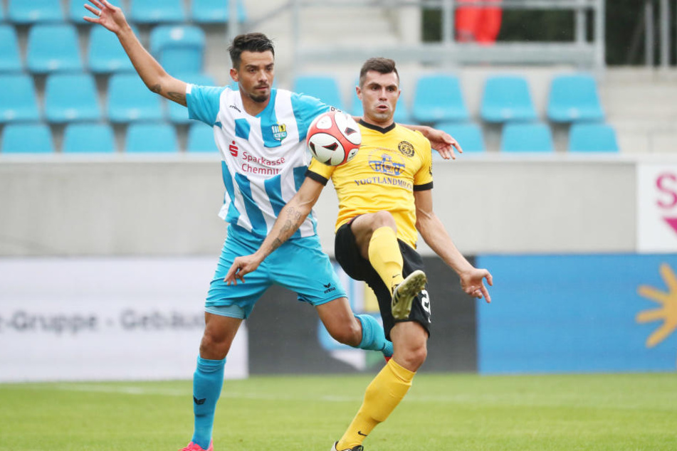 Kostadin Velkov (hier mit Thomas Stock) schoss das 1:0 für den CFC.