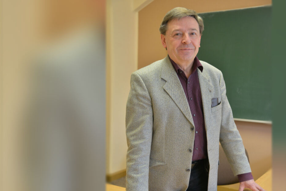 Erlebt die Konsequenzen sächsischer Bildungspolitik hautnah: Werner Weißflog (60) vom Studienkreis Chemnitz.