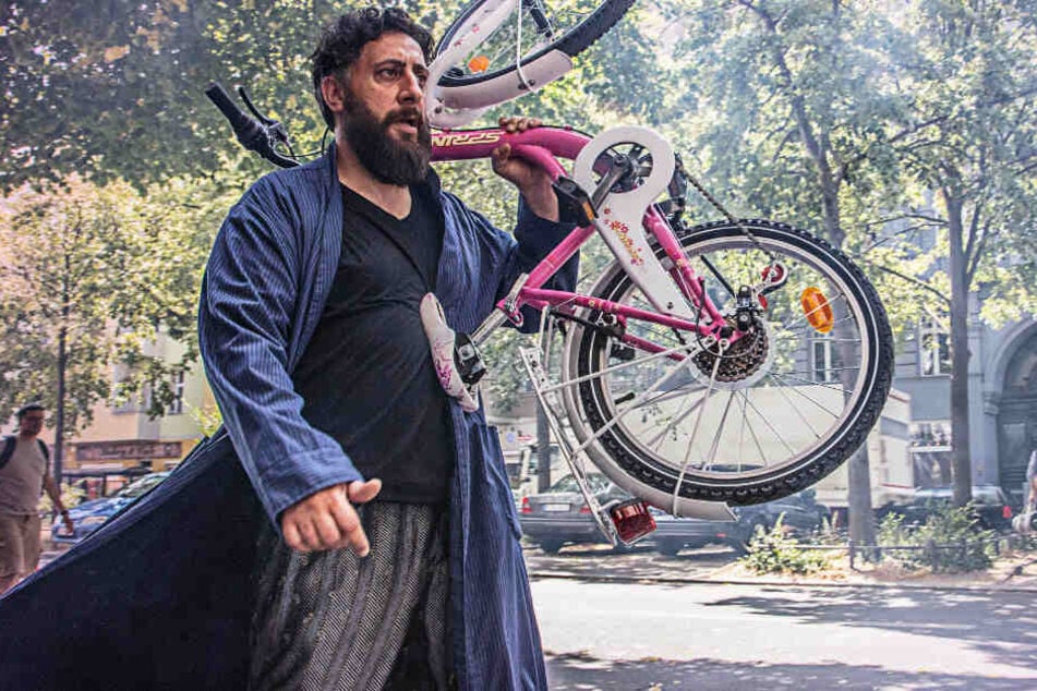 Schauspieler Kida Khodr Ramadan als Toni Hamady in einer Szene aus der 1. Staffel.
